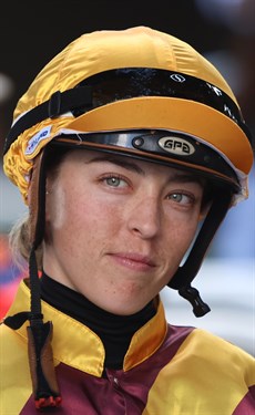 Emily Lang (see race 10)

Photos: Graham Potter and Darren Winningham