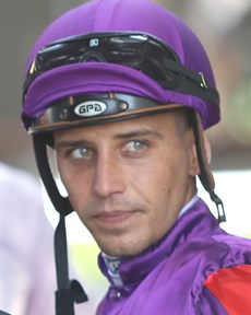Jag Guthmann-Chester (see race 8)