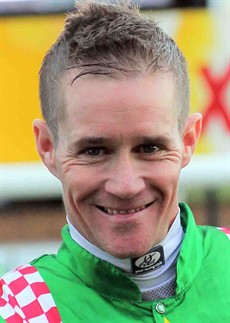 Kelly Schweida has booked Mark Du Plessis to ride Bluebrook. Du Plessis comes off an awesome win on Thursday in the 2018 Grafton Cup. A jockey in form and a nice three-year-old going well – a good winning combination! (see race 5)