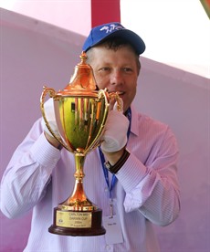 Winno and the Darwin Cup
