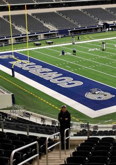 If the Queensland Government is planning stadiums in the future the design of these entertainment meccas in the USA … such as the Dallas Cowboys AT&T stadium … must be considered!