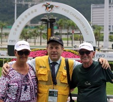 WINNO caught up with Gwen and Jim at Sha Tin where he presented them with FWD Champion’s Day caps courtesy of the HKJC. 