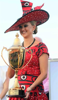 Darwin Cup Carnival 2019 ambassador Brooke Prince has been wearing outfits all supplied and provided by local businesses, including headpieces by Belinda Osborne from Peacock millinery, across the Carnival. Her outfits have been vibrant and stunning and celebrate the talent of the designers in Darwin. 