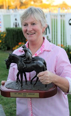 I must make a special mention of Under The Thumb – clearly named after Josh Fleming – trained by a wonderful lady Sue Grills. I hope she brings one of her sons to strap it! (see race 3)