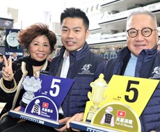 Patrick Kwok Ho-chuen pictured with his family at this weeks barrier draw