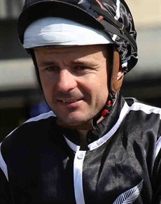 Brad Stewart (see race 7)