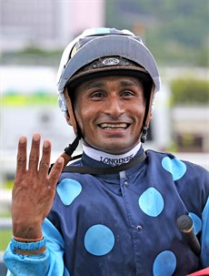 Jockey Karis Teetan (pictured above) landed a treble at Sha Tin today which included the milestone of his 400th win in Hong Kong aboard Will Power in race seven.

“I couldn’t believe it. I didn’t even know to be honest but it’s something special and it takes a lot of hard work. It’s something that will encourage me now to work harder and look forward to more winners.
