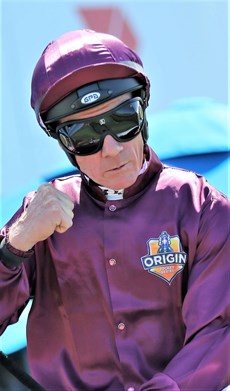 jim Byrne ... he gets the nod from me to win a very competitive Jockey Challenge

Photos: Graham Potter and Darren Winningham