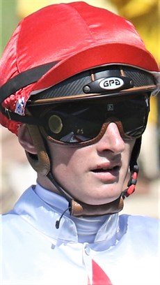 Kyle Wilson-Taylor ... he rides Legal Espirit (see race 5)