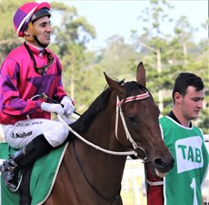 Raging Pole and Andrew Mallyon kicked off the first leg of a Sears training double ...