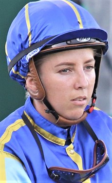 Samantha Collett (see race 5)