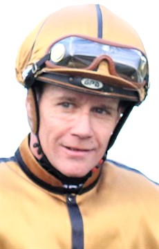 Mark Du Plessis (see race 2)