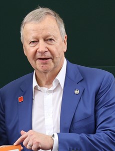 Hong Kong Jockey Club CEO Mr Winfried Engelbrecht-Bresges 

Photo: Darren Winningham</b.