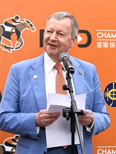 Mr Winfried Engelbrecht-Bresges, Chief Executive Officer, The Hong Kong Jockey Club, speaks after the races.