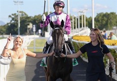 Nightline wins the Gold Coast Bracelet  (09/05/26)