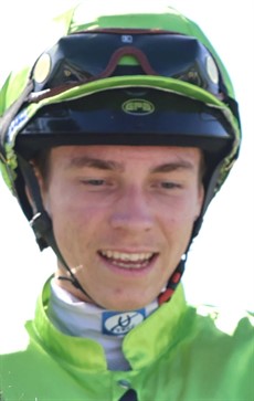 ... and Jace McMurray could round off the day nicely for us (see race 10)

Photos: Graham Potter and Darren Winningham