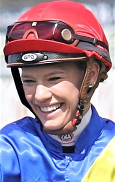 Stephanie Thornton (see race 8)