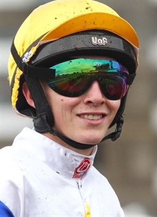 Zac Lloyd ... he rides My Snow Queen (see race 2)