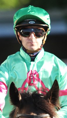 Vlad Duric ... he rides Hezashocker in the Caloundra Cup (see race 8)

Photos; Darren Winningham and Graham Potter</b.